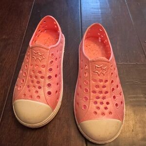 Source Unknown Coral Slip-On Perforated Clog Mules
